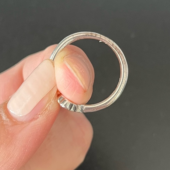 Sterling Silver ring with gems - Picture 5 of 5